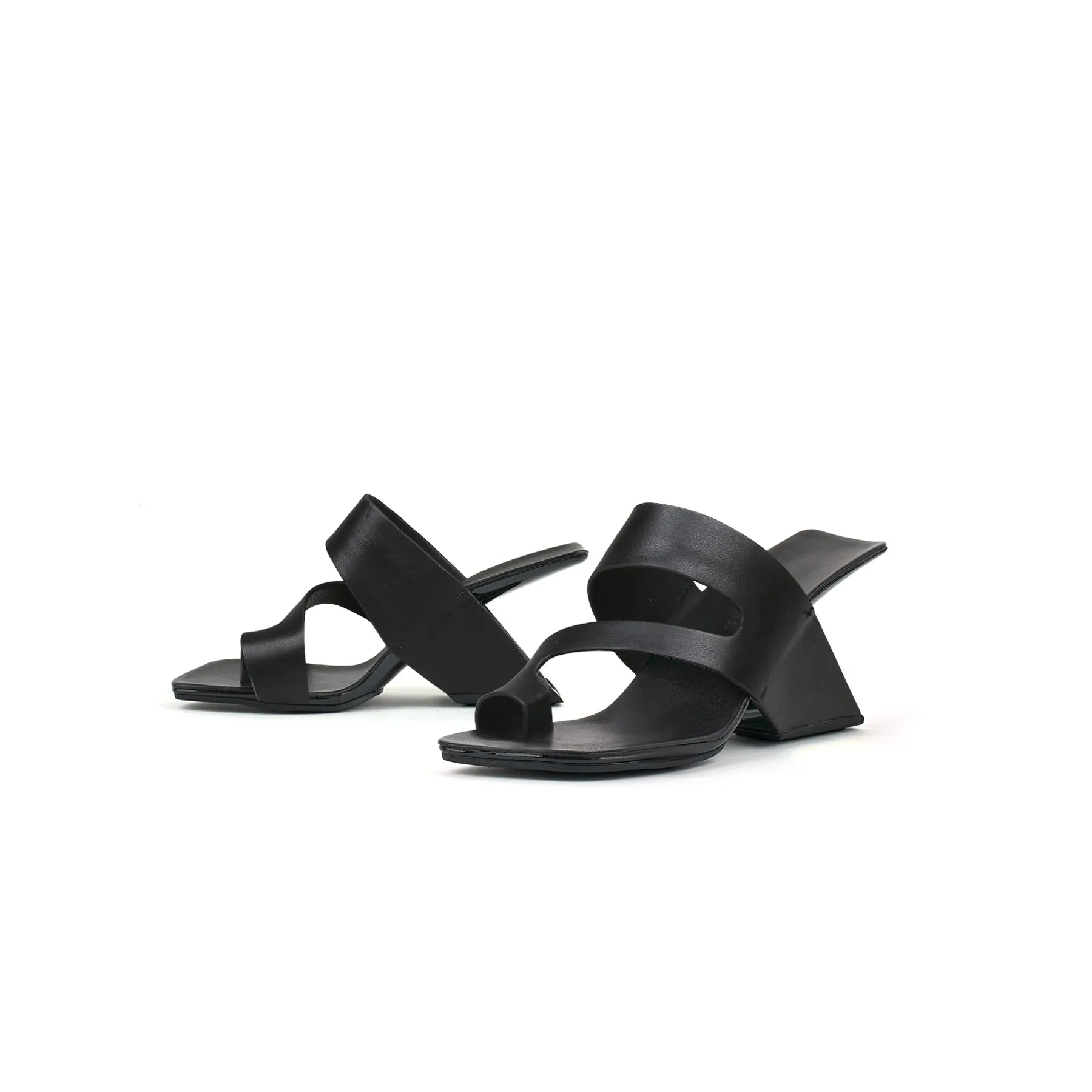 Single Toe Loop Strap Sandals